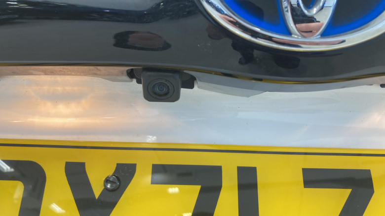 Toyota Yaris 1.5 Hybrid Design 5dr CVT Hybrid Hatchback